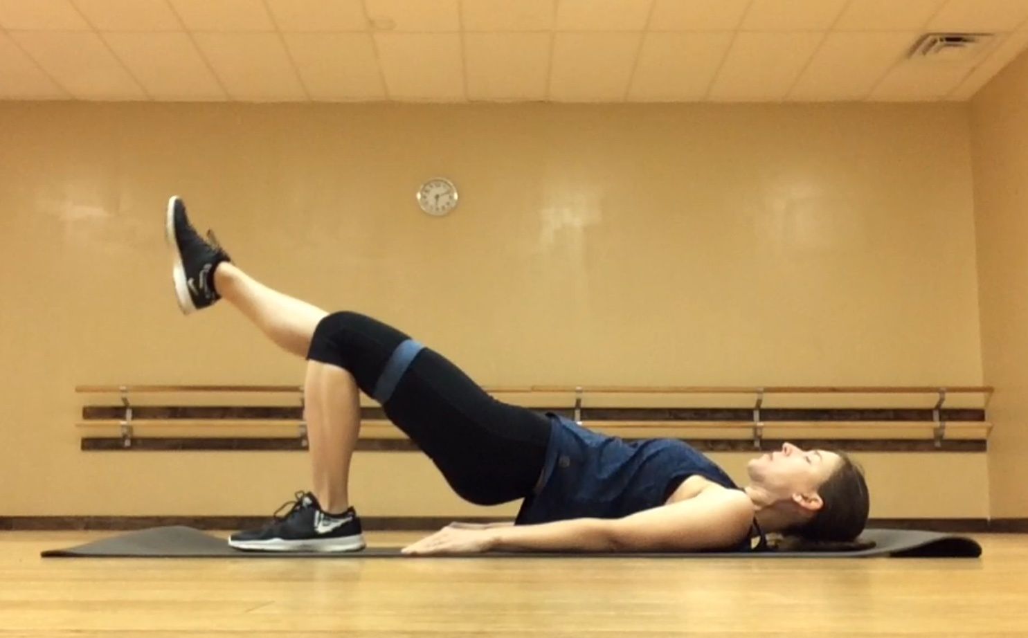 single leg mini band hip bridge